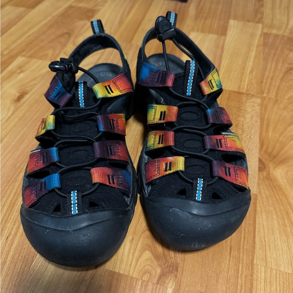 KEEN Women's Newport H2 Closed Toe Water Sandal